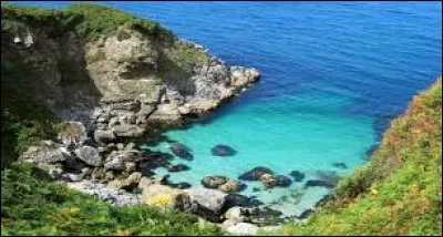 Parmi les lieux cités par Laurent Voulzy dans "Belle-Île-en-Mer" , quel est celui qui n'est PAS une île ?