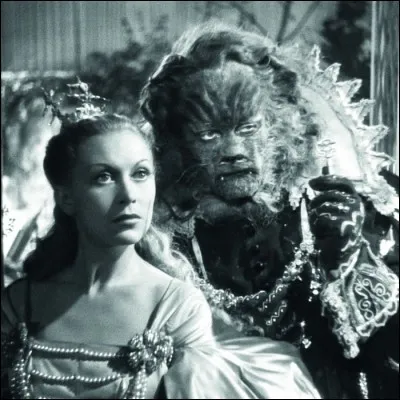 Jean Marais tenait le premier rôle dans ''La Belle et la Bête'' (1946) qu'avait écrit pour lui et réalisé son ami...