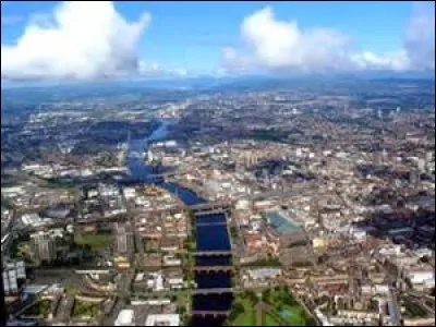 Quelle est la plus grande ville et la métropole économique ?