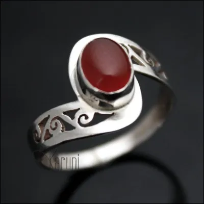 Calcédoine rouge, elle s'appelle :