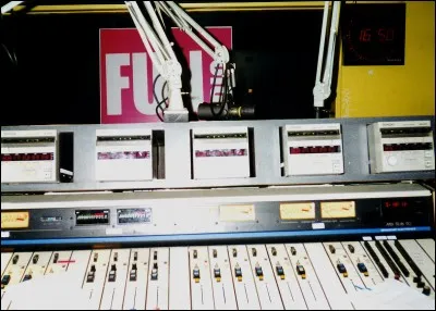 De quel réseau, les fondateurs de Fun Radio se sont-ils rapprochés en 1987 pour sauver la radio ?