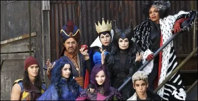 Depuis combien d'années les méchants sont-ils enfermés sur l'île de l'Oubli ?