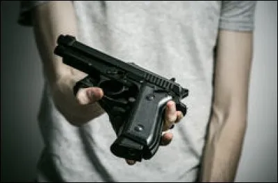 Quelle est la meilleure arme pour survivre face &agrave; un tueur ?