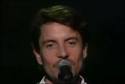 " Elle disait que vivre était cruel, Elle ne croyait plus au soleil, Ni aux silences des églises. Même mes sourires lui faisaient peur, C'était l'hiver dans le fond de son coeur." pour qui est-ce l'hiver?