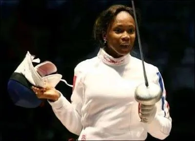 Escrimeuse franaise mdaille d'or aux J.O. en 1996 . Qui est-elle ?