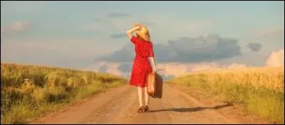 Elle est si seule ce soir qu'elle en __ son chemin.