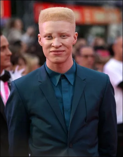 Pour quelle marque de déodorant Shaun Ross a-t-il posé dans une pub ?