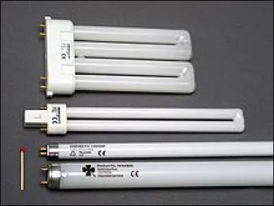 Que contient en général un tube fluorescent électrique ?