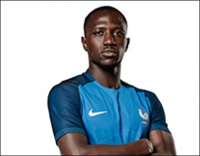 Le n°18 de l'équipe est milieu de terrain. Il a su briller à la finale de l'Euro. C'est...