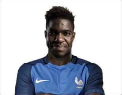 Le n°22 de l'équipe est défenseur. C'est...