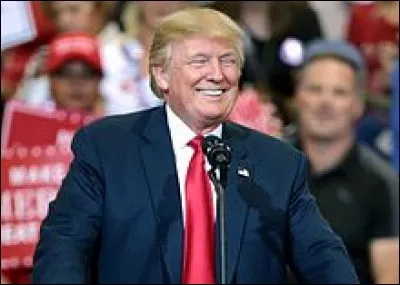 Il a succédé George W. Bush.