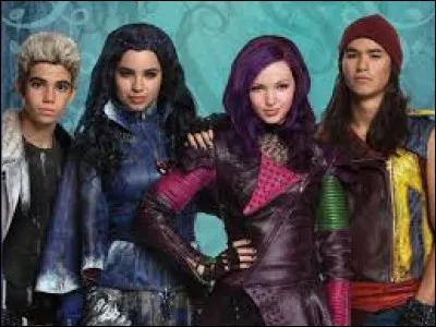 Qui entre dans la cuisine pendant qu'ils préparent le philtre ?