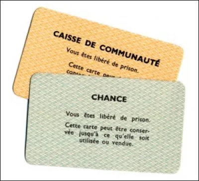 Deux cartes sont tombées par terre ! Dans quel jeu va-t-il les remettre ?