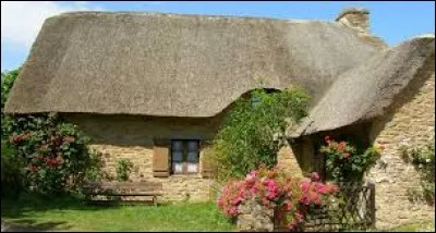 Comment appelle-t-on le mode de couverture de maisons constituée de paille ?