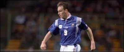 Dans lequel de ces clubs de football, Stéphane Paille s'imposa-t-il comme l'un des grands espoirs de sa génération à partir de 1982 ?