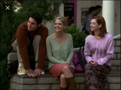 Dans la saison 1, qui devient la meilleure amie de Buffy ?