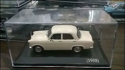 Cette jolie automobile est sortie en 1958 !