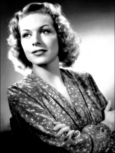 Née à Paris de parents immigrés tchèques, elle commence sa carrière en 1934, joue dans plus de 80 films et dans de nombreuses pièces de théâtre. De qui s'agit-il ?