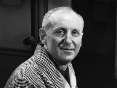 Il a beaucoup fait rire, dans la cinquantaine de films dans lesquels il a joué. Mais pas seulement : son avant-dernier rôle est un commissaire de police dans le "Cercle rouge". De qui s'agit-il ?