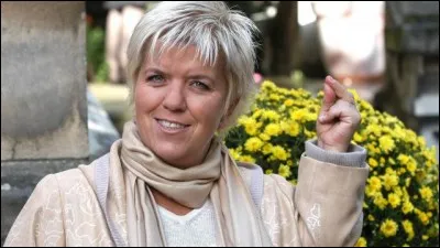 C'est Mimi Mathy qui incarne "Joséphine, ange gardien" la série diffusée depuis 1997 sur...