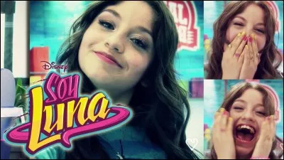 Luna aime Sim&oacute;n.