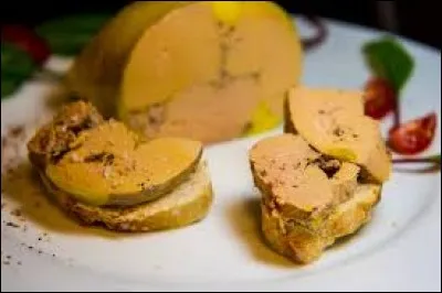 Pour les gourmets. La table est donc mise. Si vous servez une salade d'aiguillettes de canard et des toasts de foie gras, de quoi est-il pr&eacute;cis&eacute;ment question &agrave; propos des aiguillettes pour cette entr&eacute;e raffin&eacute;e et traditionnelle ?