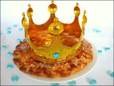 Lors de cette fête on mange une galette des Rois, un gâteau contenant une fève est partagé, celui qui trouve la fève dans sa part de galette est surnommé « roi ». C'est la fête de...