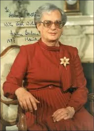 Agatha Barbara a présidé un pays bordé par la Méditerranée. Humphrey Bogart tenait le premier rôle dans un film qui évoquait un faucon venant de cet État :