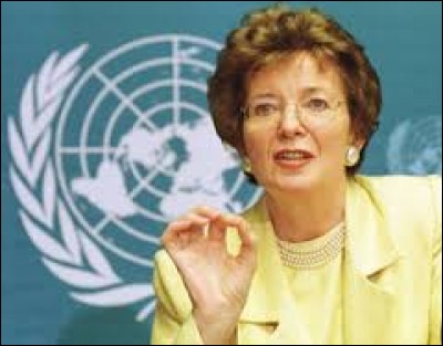 De 1990 à 1997, Mary Robinson fut présidente de la république d'Irlande. Elle a étudié à Dublin au célèbre...