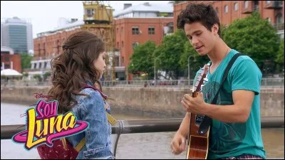 Dans quel épisode Simón chante-t-il "Eres" pour Luna ?