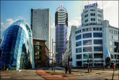 Combien d'habitants y a-t-il à Eindhoven ?