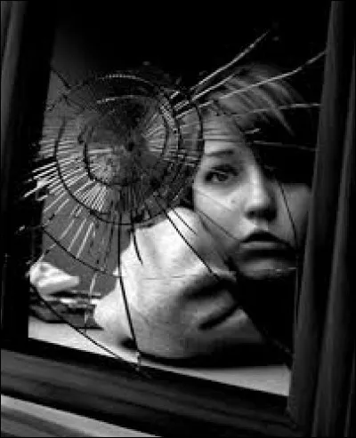 7 correspond au nombre d'années de malheur auquel doit faire face celui qui aura cassé un miroir.