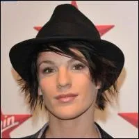 Comment s'appelle-t-elle en vrai ?