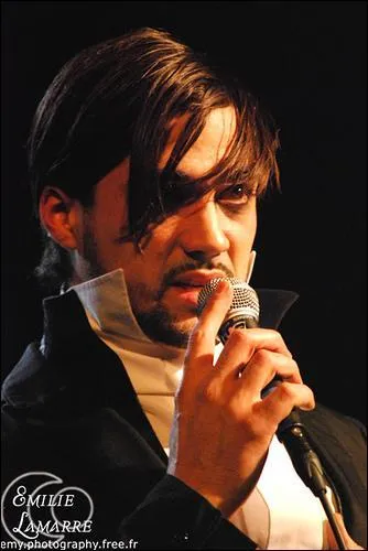 Comment s'appelle-t-il en vrai ?