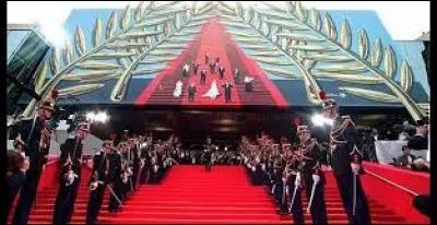 Pour ceux qui veulent voir plusieurs grandes célébrités, j'invite mes amis Mia, Phil et Envoûtement au festival...