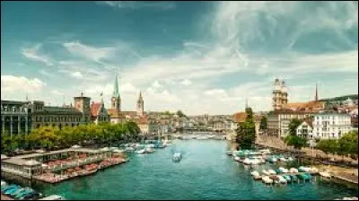 Zurich est la plus grande ville de la/l'...