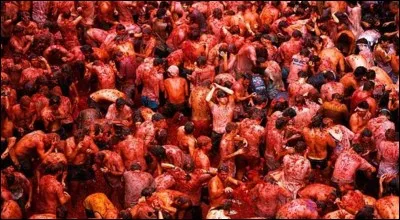 Quel pays d'Europe célèbre la fête de la tomate le dernier mercredi du mois d'août ?