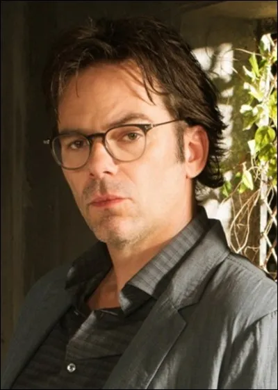 Qui joue le rôle de Charlie Swan ?