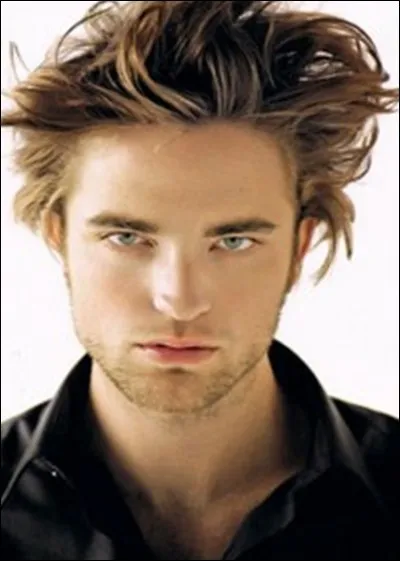 Qui joue le rôle d'Edward Cullen ?