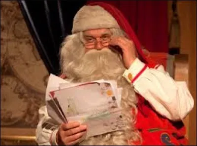 Le mois de décembre arriva, papa Noël se mit à la tâche et débuta la lecture des millions de lettres, provenant d'enfants du monde entier...