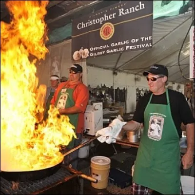 Festivals des haricots secs et de l'ail - Durant ces festivités, les cuisiniers ont trois jours pour ravir les badauds de spécialités à l'ail ou aux haricots. On trouve ainsi des glaces à l'ail, par exemple. Où peut-on déguster ces spécialités ?