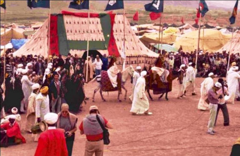 Le festival des fiançailles d'Imilchil : Ce festival accueille chaque année des dizaines de tribus berbères pour une foire aux fiançailles. Ce festival est accompagné de foire en tout genre et de musique de souk afin de célébrer l'amour et le mariage. Où a-t-il lieu ?
