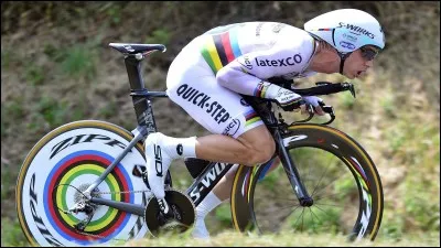 Il a été champion du contre la montre en :