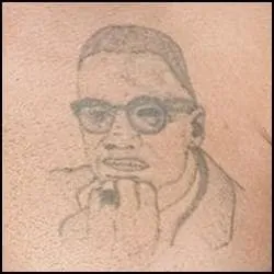 A qui appartient ce tatouage ?