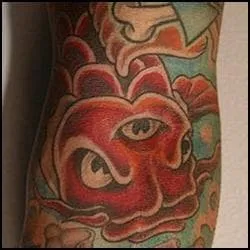 A qui appartient ce tatouage ?