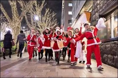 Dans quel pays faut-il mieux affirmer qu'on croit au père Noël afin d'avoir des cadeaux ?