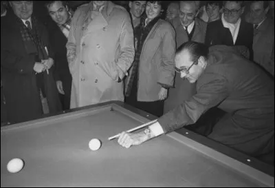 À quel jeu Chirac joue-t-il ici ?