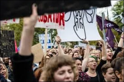 Depuis le début du mois de décembre 2016 dans l'Ohio, jusqu'à quel âge du ftus a-t-on le droit de se faire avorter ?