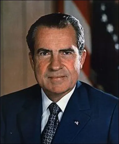 R - Richard Nixon est le...