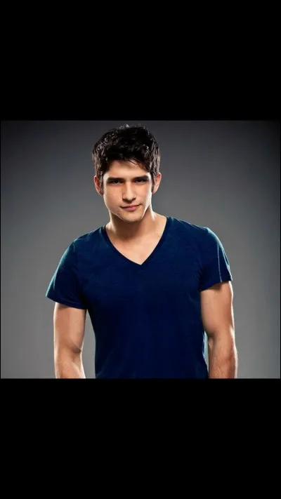 Dans la saison 1, qui mord Scott ?